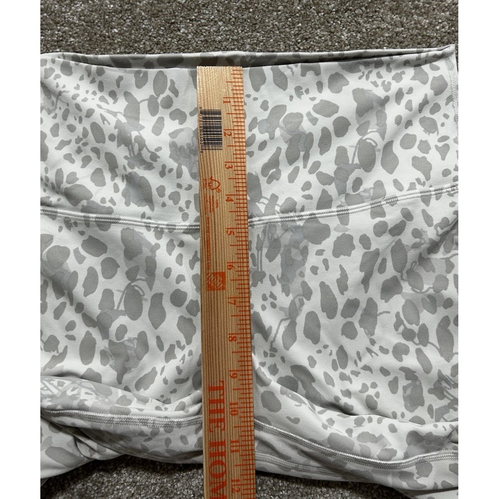 Lululemon Women's 10 Align High-Rise Pant 25"‎ Cheetah Camo Antique White Multi - Picture 4 of 10